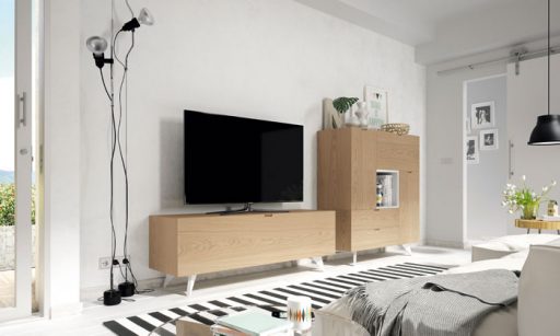 Cómo limpiar la pantalla del televisor. Mueble Athos de Kibuc.