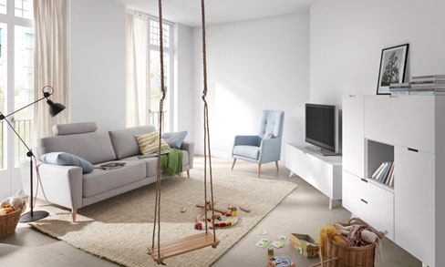 Trucos para ganar luz en tu espacio. Mueble para la TV y bufet de la colección Sombra de Kibuc.