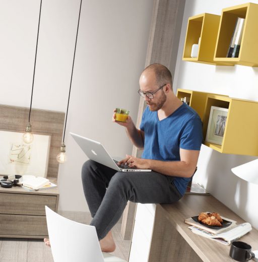 Consejos para decorar una zona de trabajo en casa. Zona de trabajo en un dormitorio Nuit.